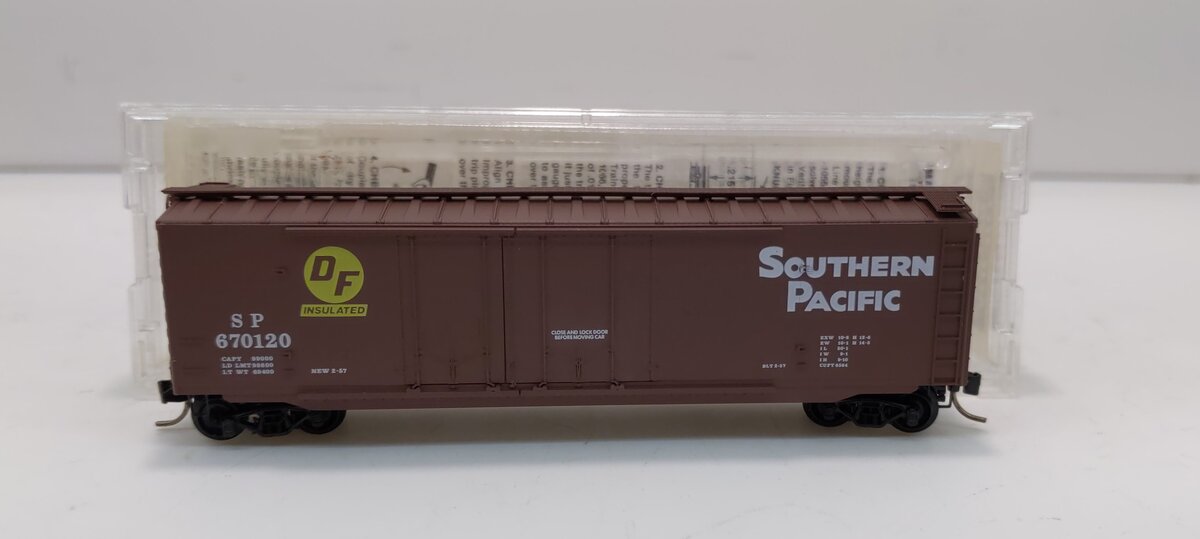 Micro-Trains 03600040 N Scale Southern Pacific 50' Standard Boxcar #670120 LN/Box