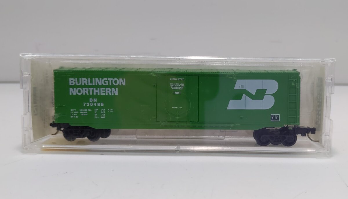 Micro-Trains 03800200 N Burlington Northern 50' Steel Plug Door Boxcar #730485 LN/Box