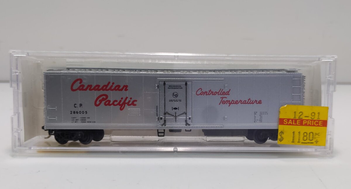 Micro-Trains 06900030 N Canadian Pacific Rivet Side Mechanical Reefer #286005 LN/Box