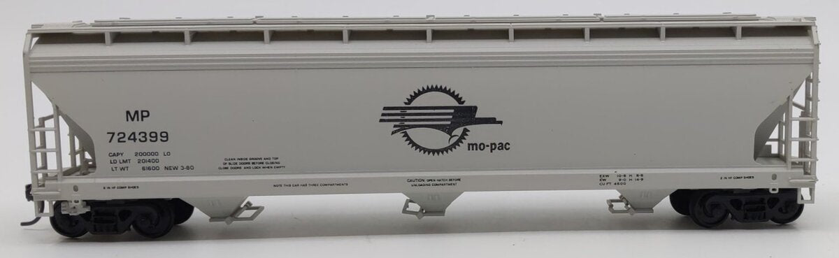 Accurail 2012 HO Scale Missouri Pacific ACF 3-Bay Covered Hopper # 724399 Kit