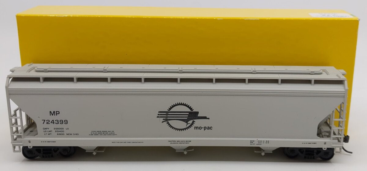 Accurail 2012 HO Scale Missouri Pacific ACF 3-Bay Covered Hopper # 724399 Kit