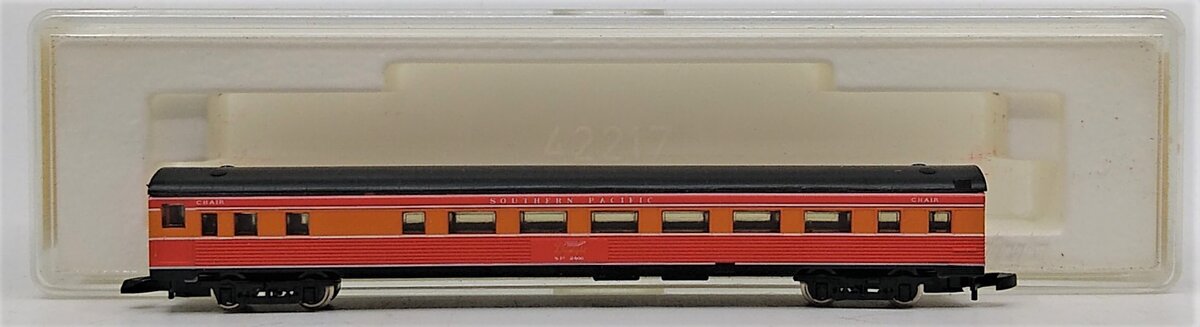 Marklin 8784 Z Scale Southern Pacific Daylight Passenger Sleeper Car LN/Box