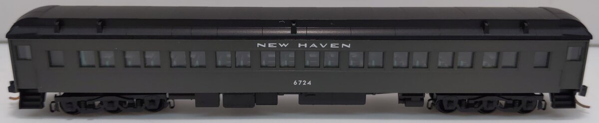 Micro-Trains 14500100 N New Haven 78' Heavyweight Paired Window Coach Car #6724 LN/Box