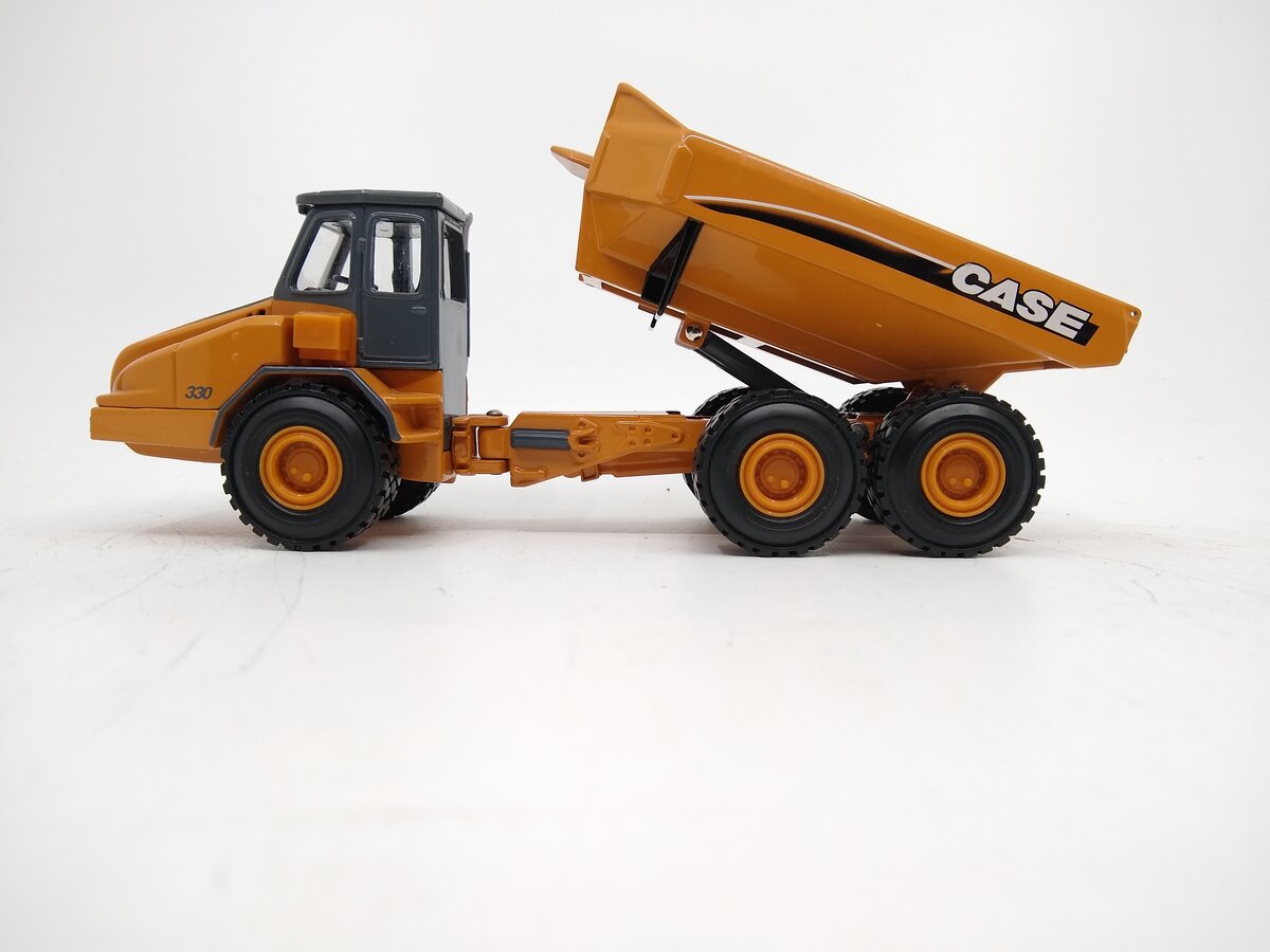 Ertl 14302 1:50 Scale Case 330 Articulated Truck