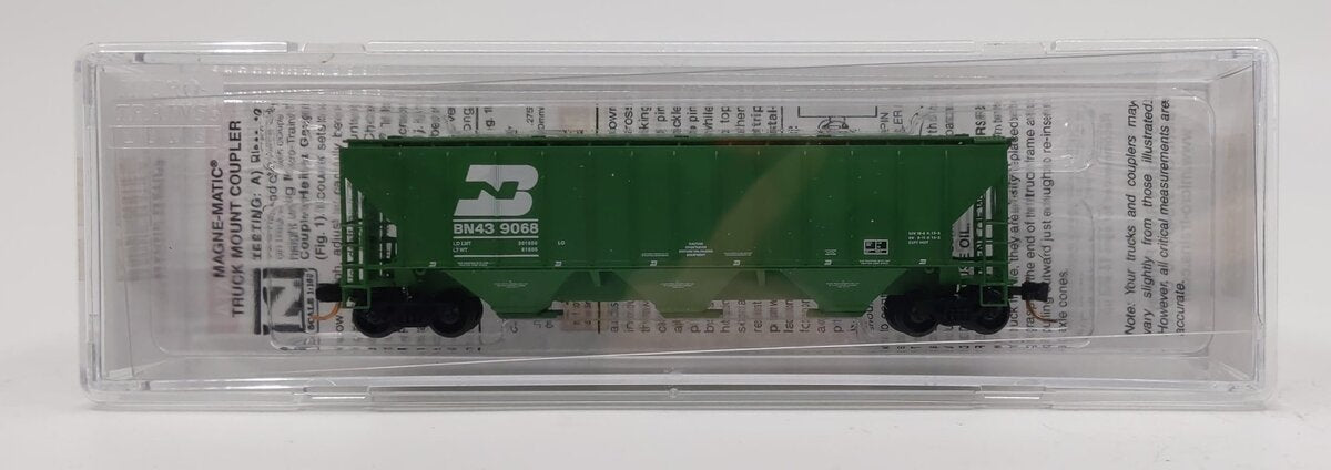 Micro-Trains 09600122 N BN PS-2 3-Bay High Side Covered Hopper #439068