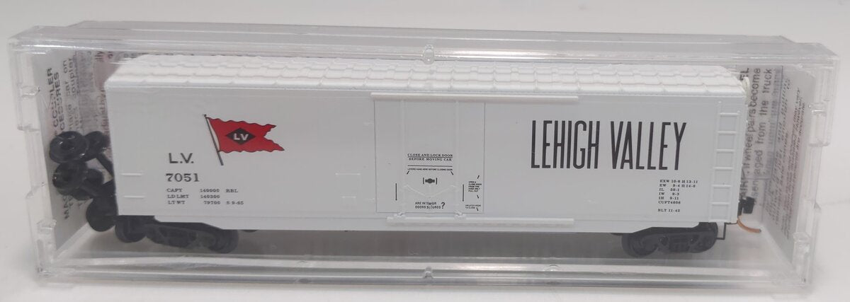 Micro-Trains 03800210 N Lehigh Valley 50' Standard Boxcar Plug Door #7051 LN/Box