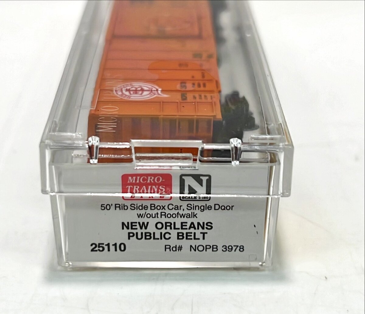 Micro-Trains 02500110 N NOPB 50' Rib Side Single Door Boxcar w/o Roofwalk #3978 LN/Box