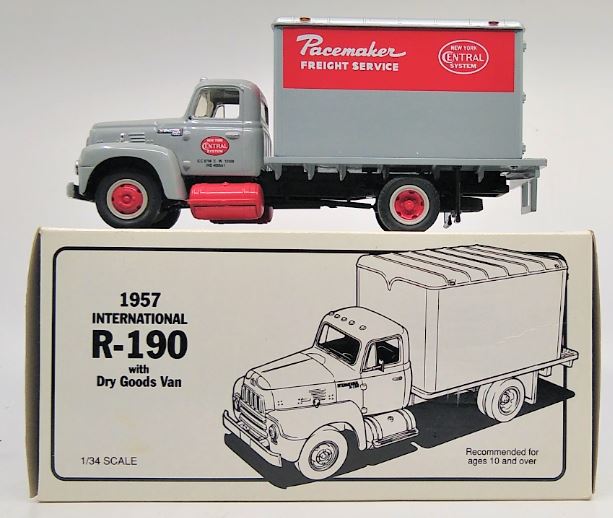 First Gear 10-1188 1:34 1957 International R-190 New York Central Dry Goods Van NIB