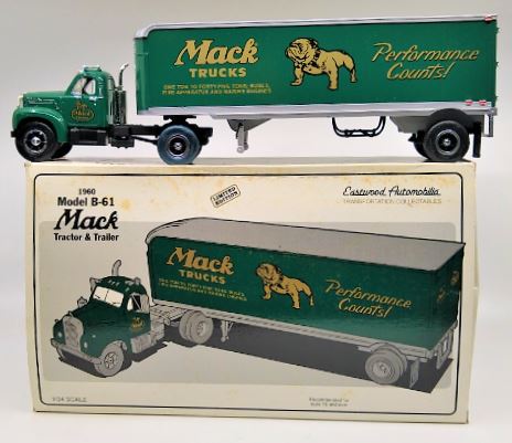 First Gear 19-0117 1:34 Mack Trucks w/Bulldog Mack B61 Tractor Trailer NIB