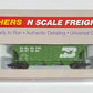 Walthers 932-8652 N Scale Burlington Northern Covered Hopper Road # 450582