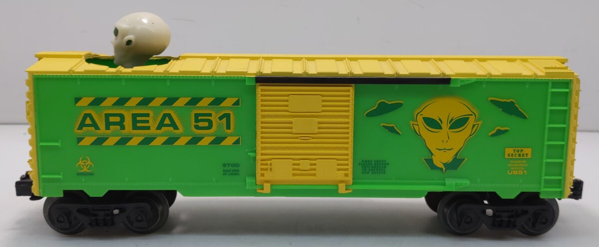 Lionel 6-16793 Animated Glow-in-the-Dark Alien Transport Car NIB