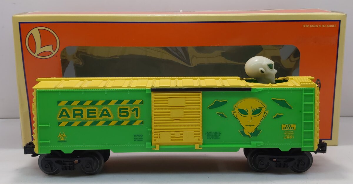 Lionel 6-16793 Animated Glow-in-the-Dark Alien Transport Car NIB