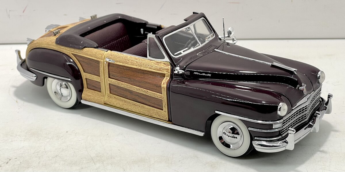 Danbury Mint 1:24 Scale Maroon/Woodgrain '48 Chrysler Town & Country Convertible