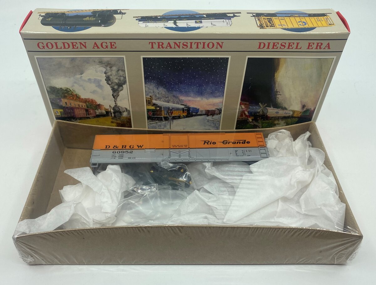 Walthers 932-3305 HO D & RGW 40 FT Plug Door Reefer Car # 60952 Kit