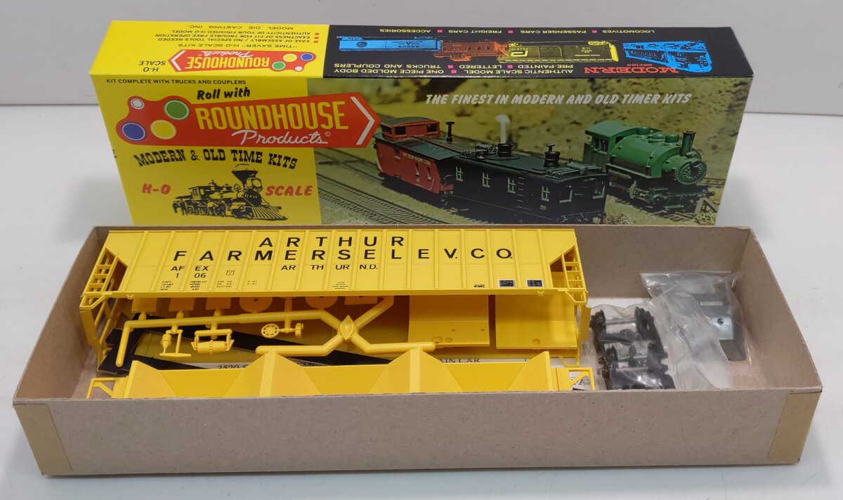 Roundhouse 3529 HO Arthur Farms 50' FMC Covered Hopper # 103 Kit