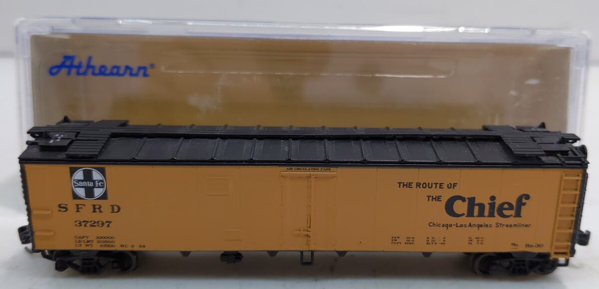Athearn 23952 N Santa Fe 50' Ice Reefer S&T/Chief #37297
