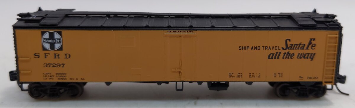 Athearn 23952 N Santa Fe 50' Ice Reefer S&T/Chief #37297
