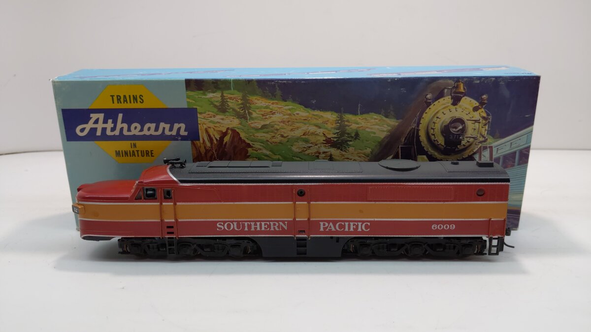 Athearn 3326 HO SP Daylight Alco PA1 Dummy Diesel Locomotive #6009