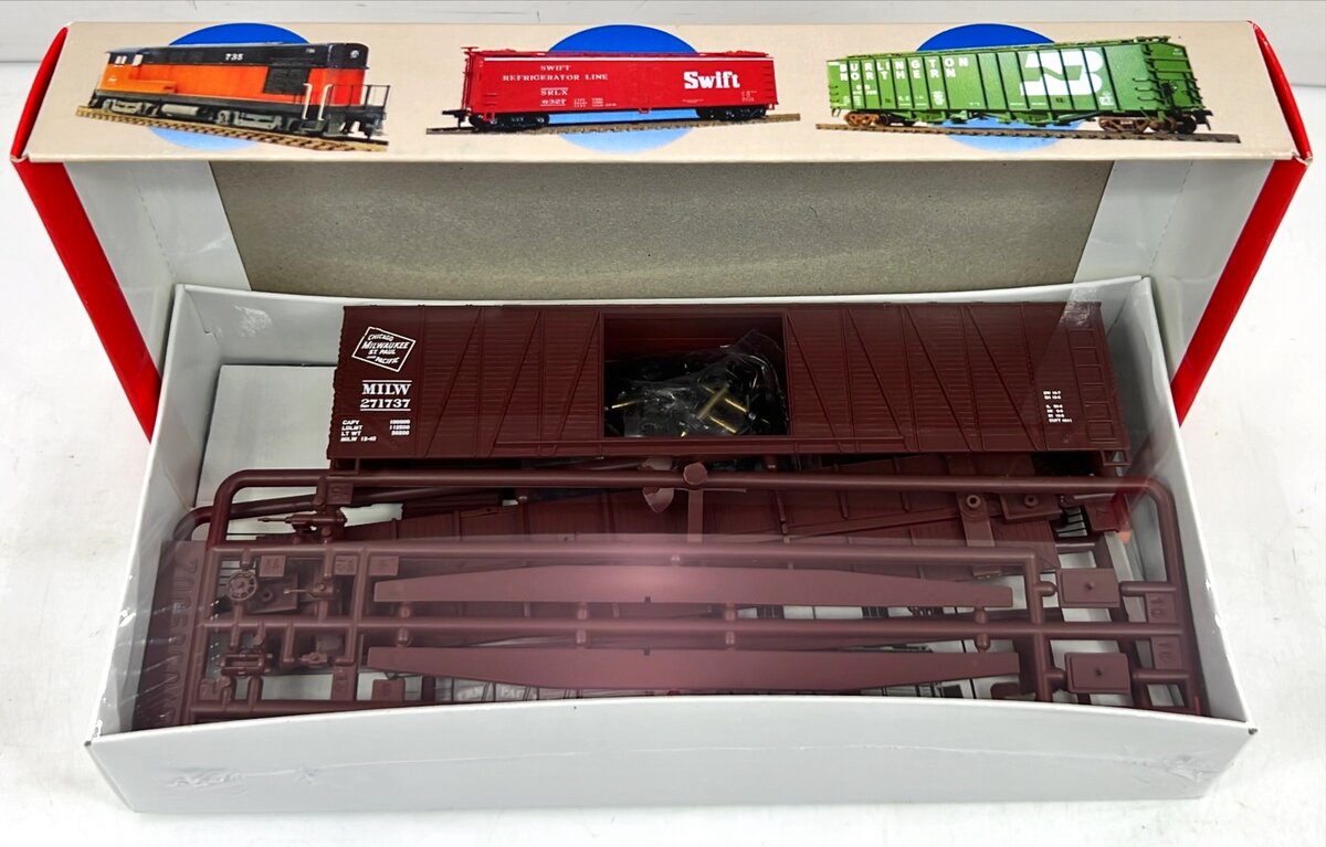 Walthers 932-5854 HO Milwaukee 50' DD OB Auto Boxcar Kit #271737