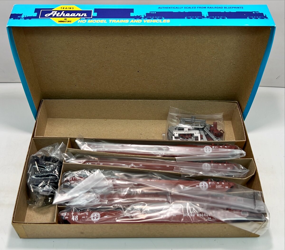Athearn 5925 HO Scale BNSF Oxide Red Gunderson Maxi-III Gondola Kit (Set of 5)