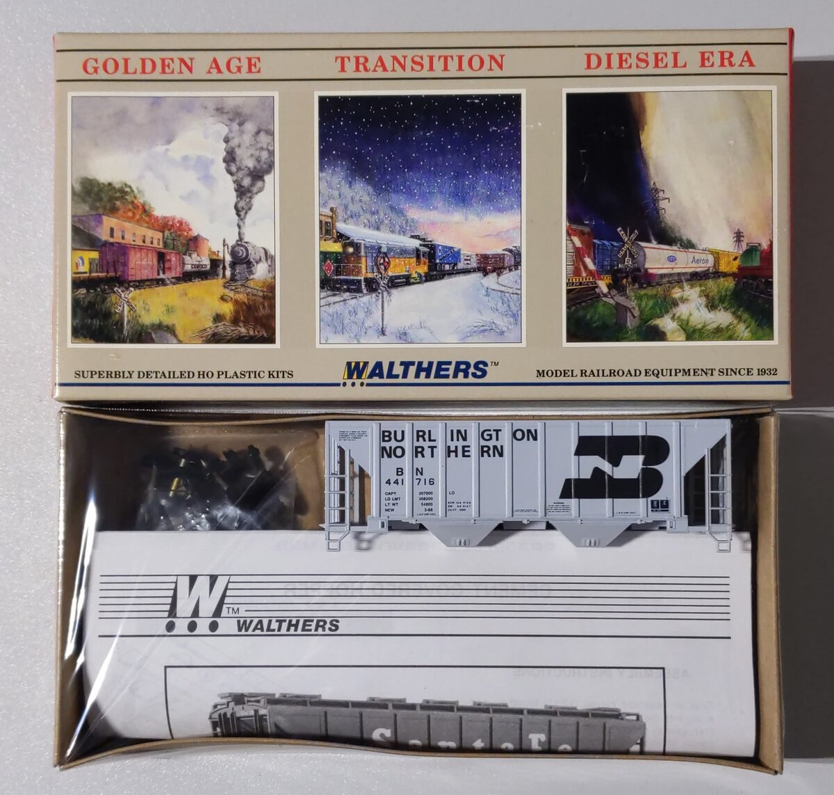 Walthers 932-5402 HO Burlington Northern 100 Ton Cement Covered Hopper #441716