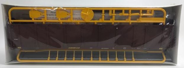 Walthers 932-4818 HO Southern Pacific 89' Enclosed Auto Carrier # 516845 Kit