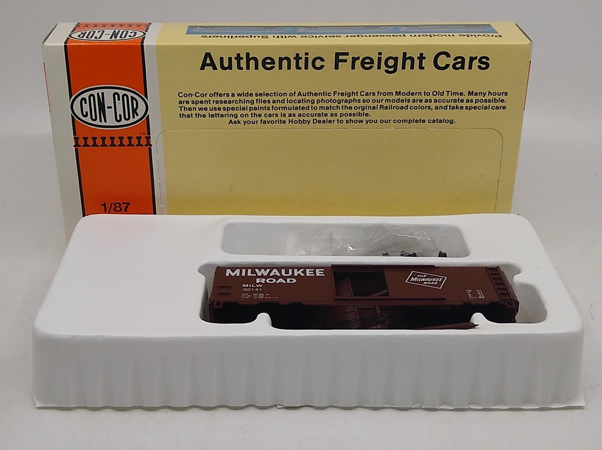 Con-Cor 0001-009417 HO Scale 40' PS1 Milwaukee Road Box Car # 30141 Kit