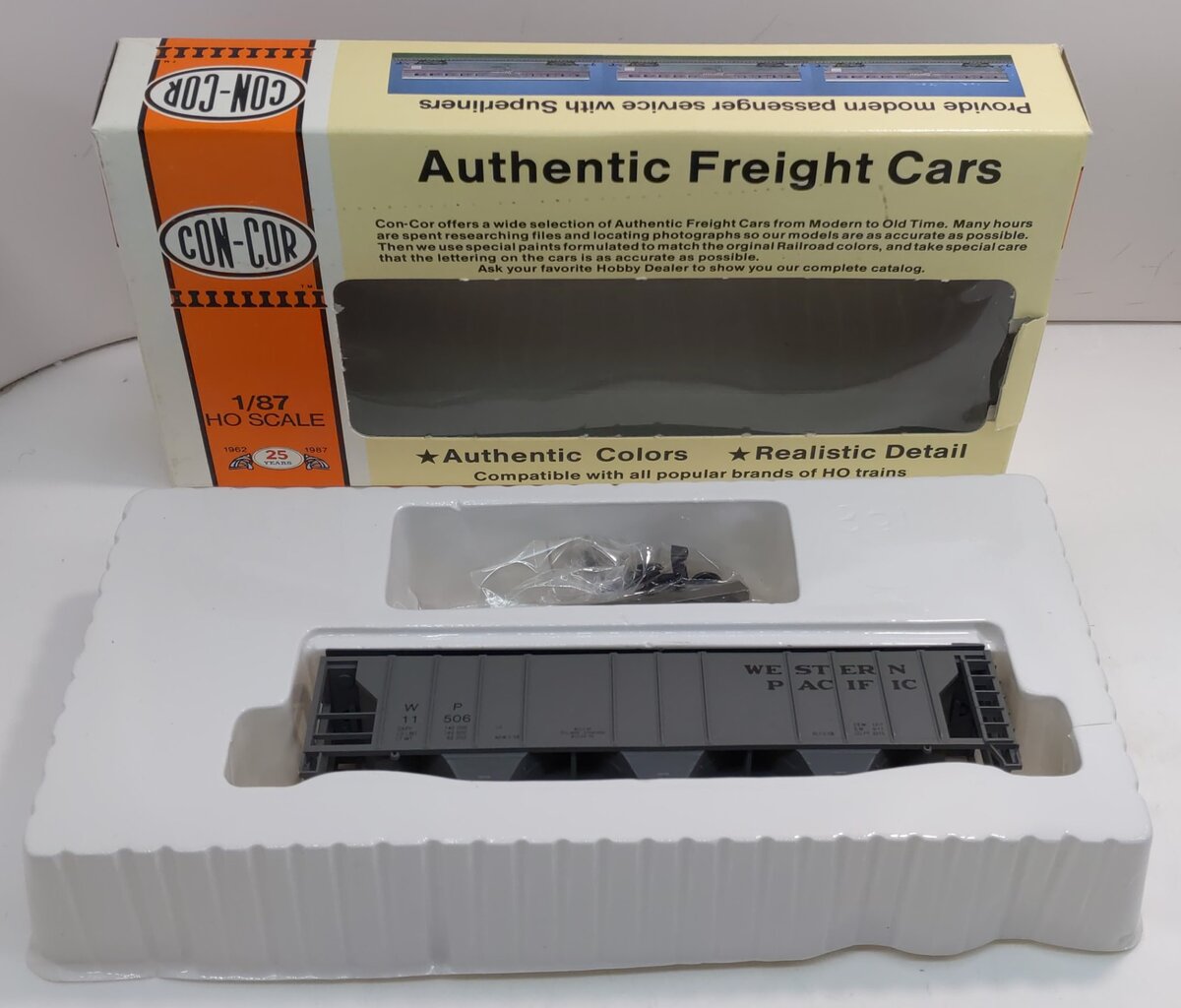 Con-Cor 0001-009521 HO Western Pacific PS-2 Covered Hopper # 11506 Kit