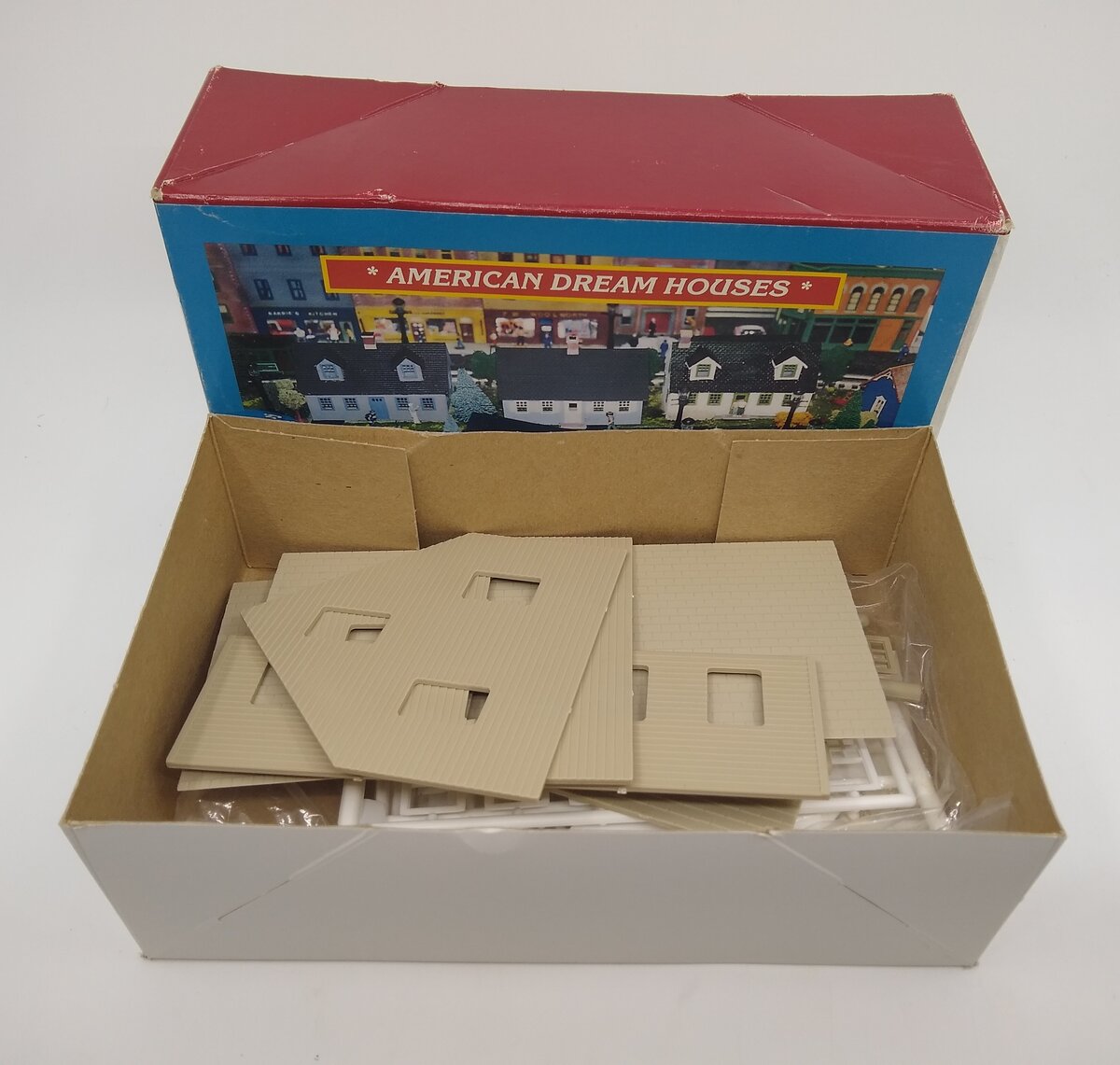 Bldgs Unlimited 103 O Gauge Cape Cod House w/Double Dormers Building Kit