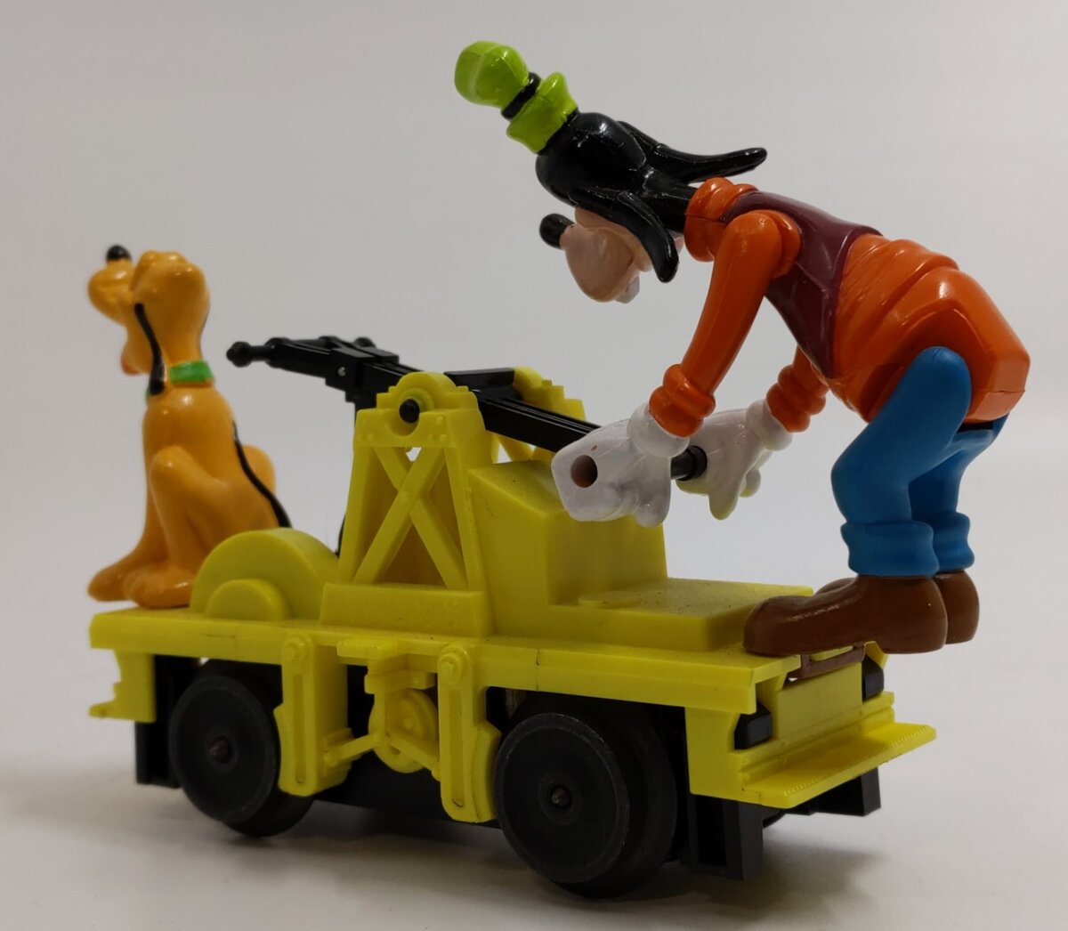 Lionel 6-18425 O Gauge Disney Goofy & Pluto Operating Handcar LN/Box
