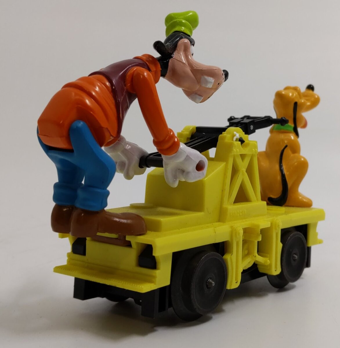 Lionel 6-18425 O Gauge Disney Goofy & Pluto Operating Handcar LN/Box