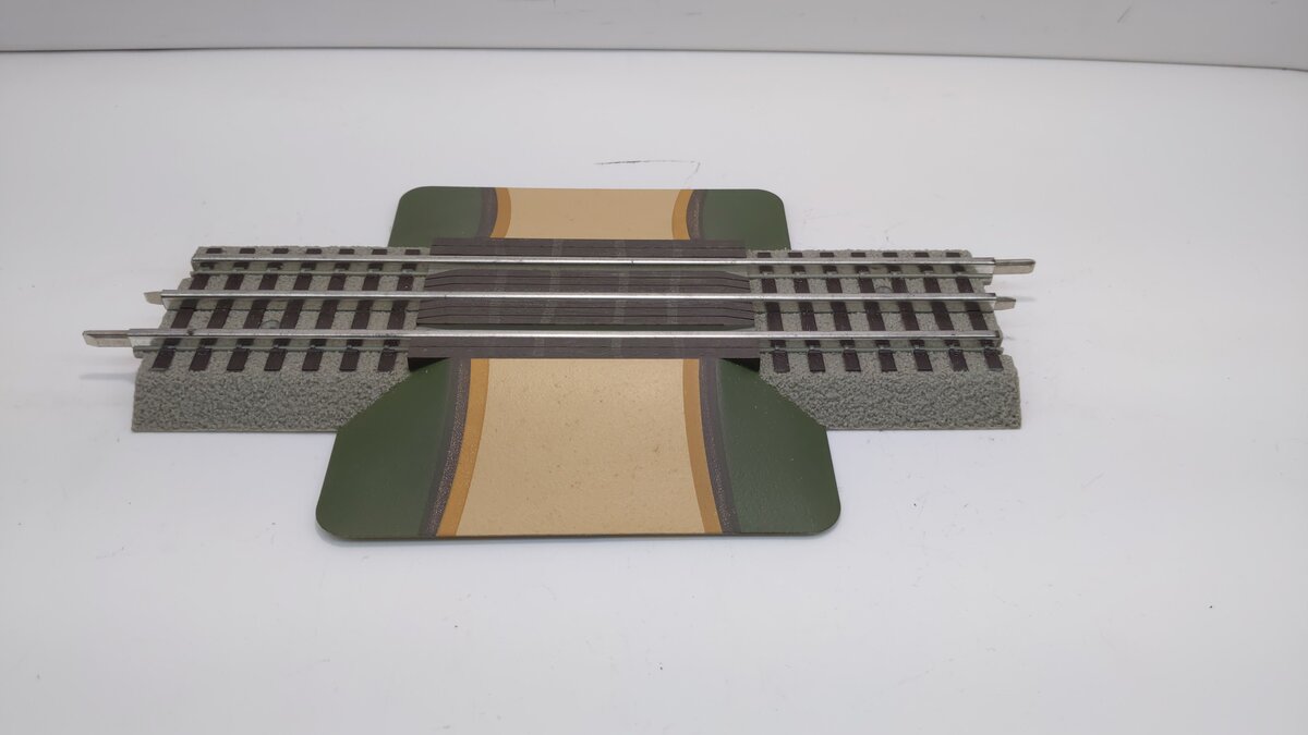 Lionel 6-12036 O Gauge FasTrack Grade Crossing (Pack of 2) LN/Box