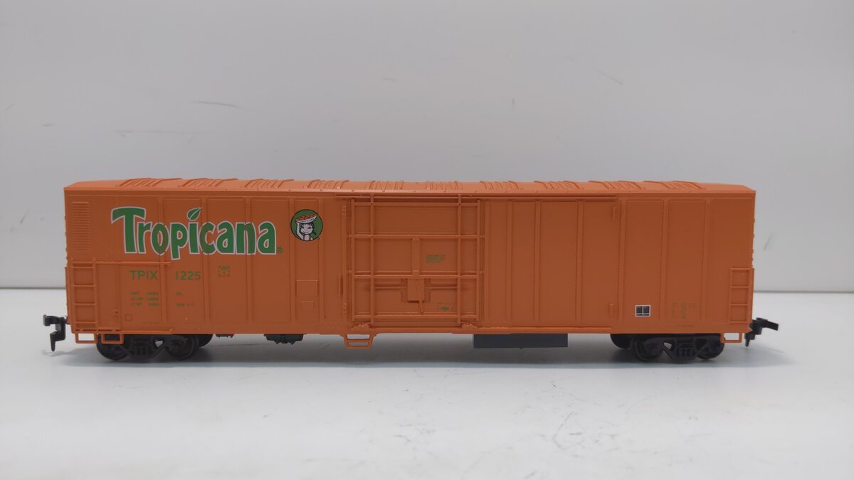 Athearn 2302 HO Tropicana 57' Reefer Car Kit (Set of 2)
