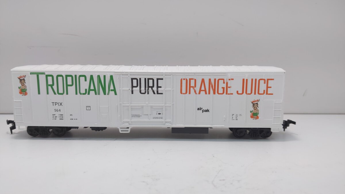 Athearn 2302 HO Tropicana 57' Reefer Car Kit (Set of 2)