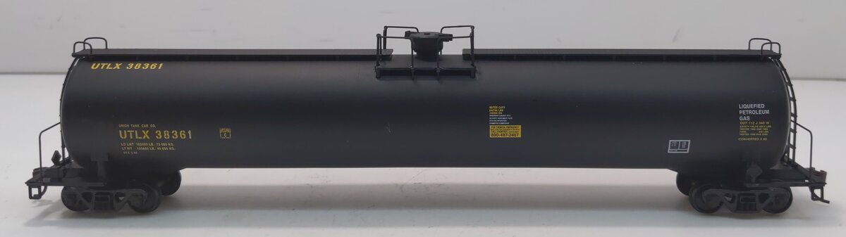 Walthers 932-7301 HO UTLX 33,000 Gallon LPG Tank Car #38497 LN/Box