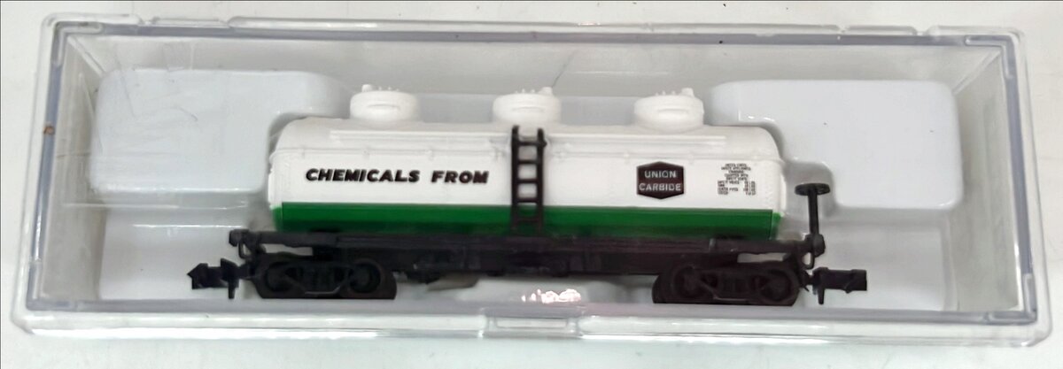 Life Like 7765 N Scale "Chemicals From" Union Carbide 3 Dome Tank Cars LN/Box
