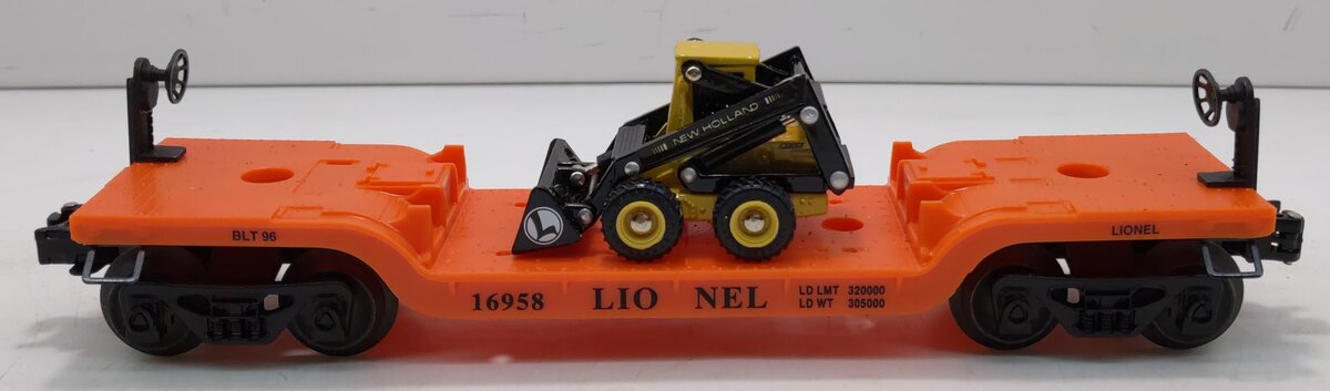 Lionel 6-16958 O Gauge Lionel Flatcar w/an Ertl New Holland Loader LN/Box