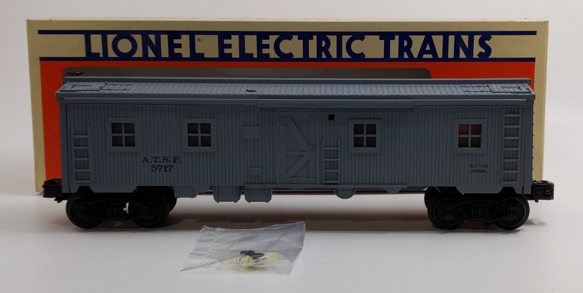 Lionel 6-5717 O Gauge Santa Fe Illuminated Bunk Car LN/Box