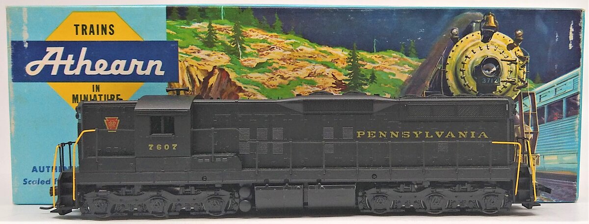 Athearn 3804 HO Scale Pennsylvania SD-9 EMD Powered Diesel Locomotive #7607 LN/Box