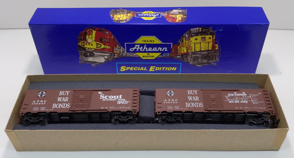 Athearn 02330 HO ATSF Buy War Bonds 40' Box Car (Pack of 2)