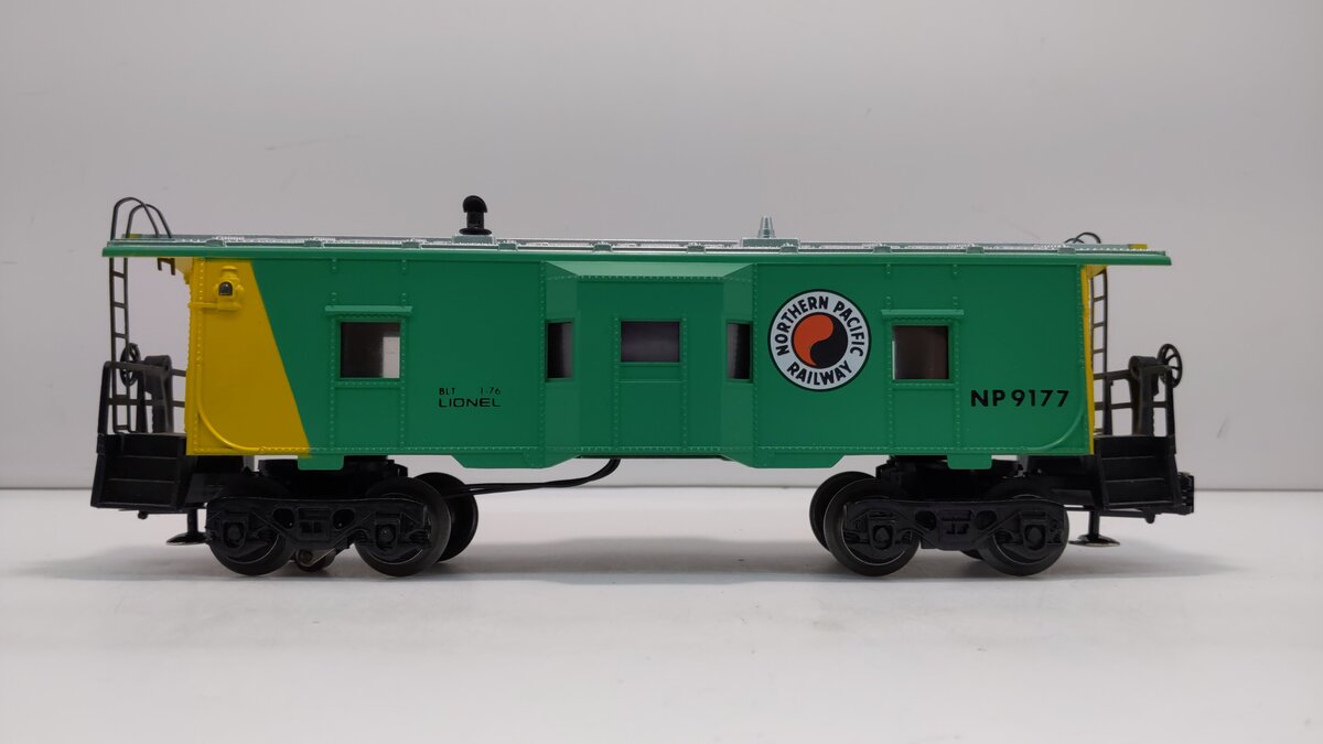 Lionel 6-9177 O Gauge Northern Pacific Bay Window Caboose LN/Box