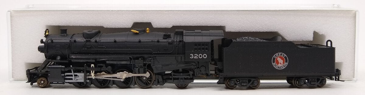 Kato 126-0107 N Scale GN Heavy Mikado 2-8-2 Steam Locomotive & Tender #3200 LN/Box