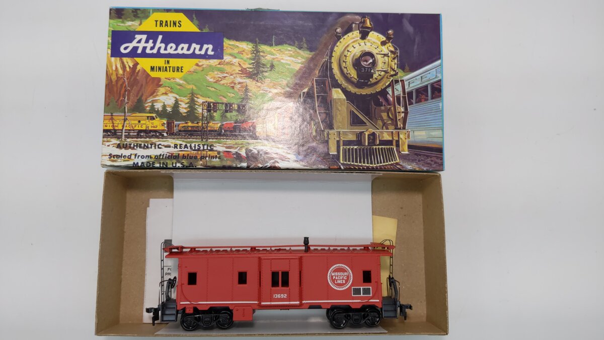 Athearn 1175 HO MOPAC Bay Window Caboose Kit