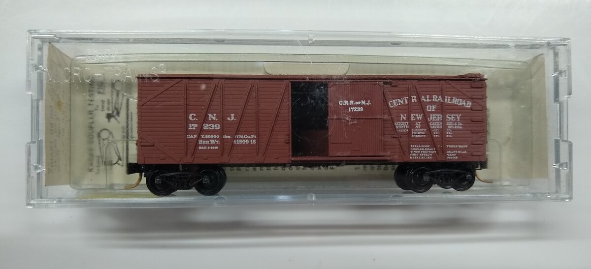 Micro-Trains 02800040 N CNJ 40' Outside-Braced Single Door Boxcar # 17239 Kit