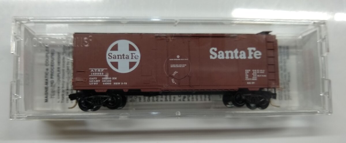 Micro-Trains 02100110 N Santa Fe 40' Standard Plug Door Boxcar #149953