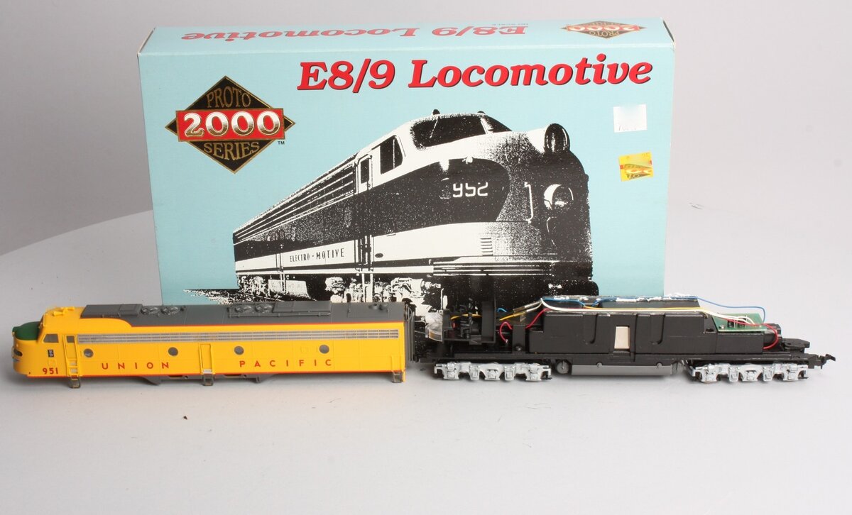 Proto 2000 8037 HO Scale Union Pacific E8/9 Diesel
