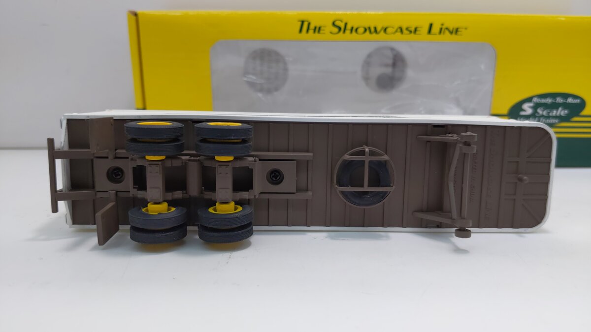 The Showcase Line 01872 S Scale S Helper Service Inc. 35' Horz. Corr. Trailer LN/Box