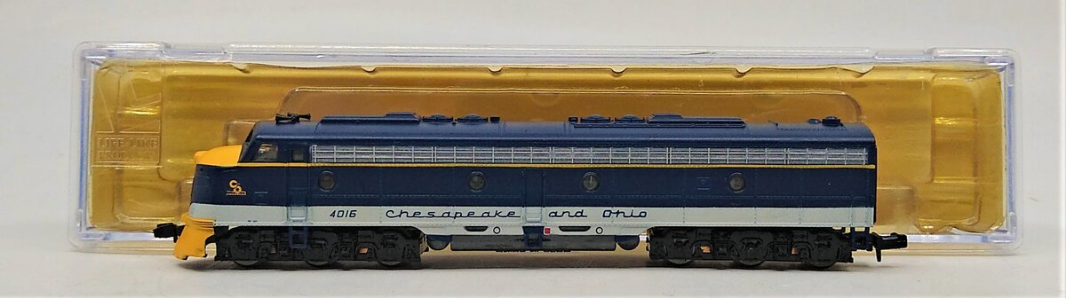 Life Like 7204 N Chesapeake & Ohio E-8 Diesel Locomotive #4016 EX/Box