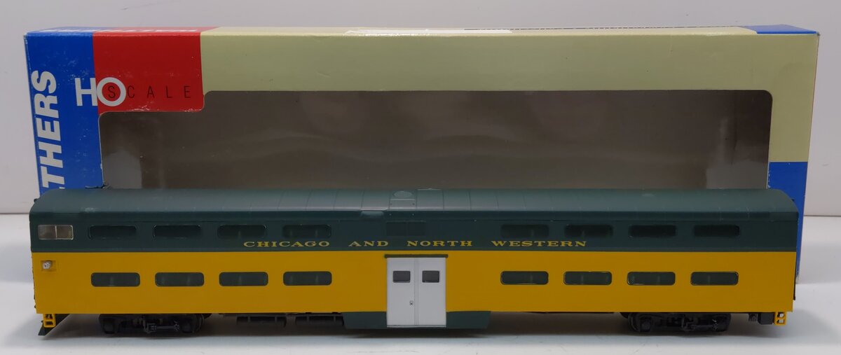 Walthers 932-6251 HO Scale Chicago & North Western Commuter Coach LN/Box