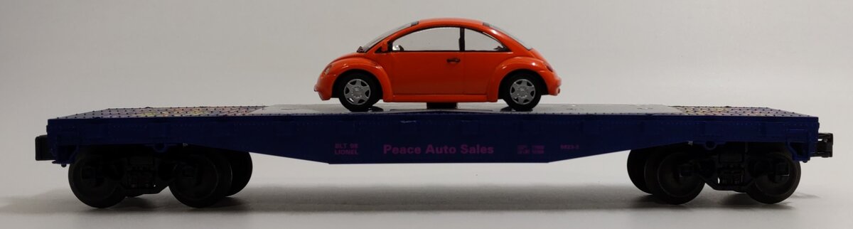 Lionel 6-19444 O Gauge Peace Auto Sales Flatcar with Volkswagen Bug